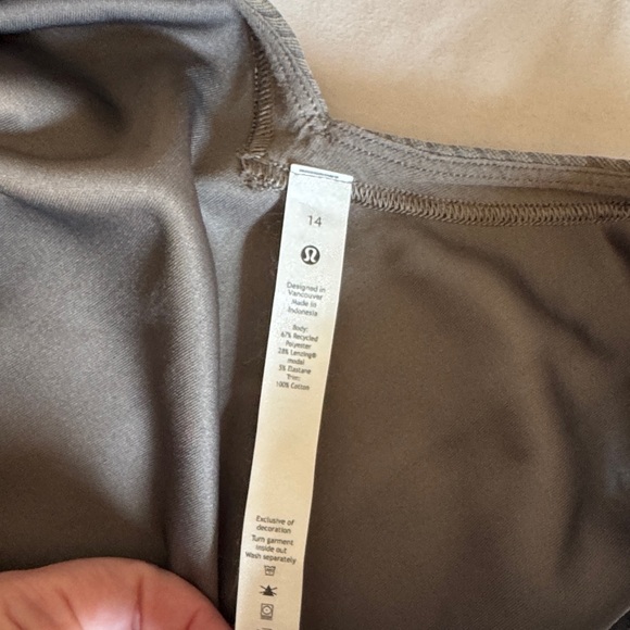 lululemon athletica Charcoal Ribbed Crop Top / J34 - Picture 5 of 5